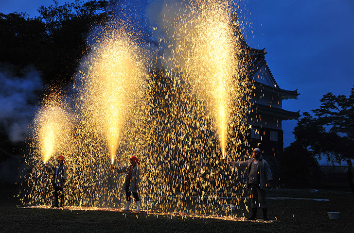 手筒花火 in お城